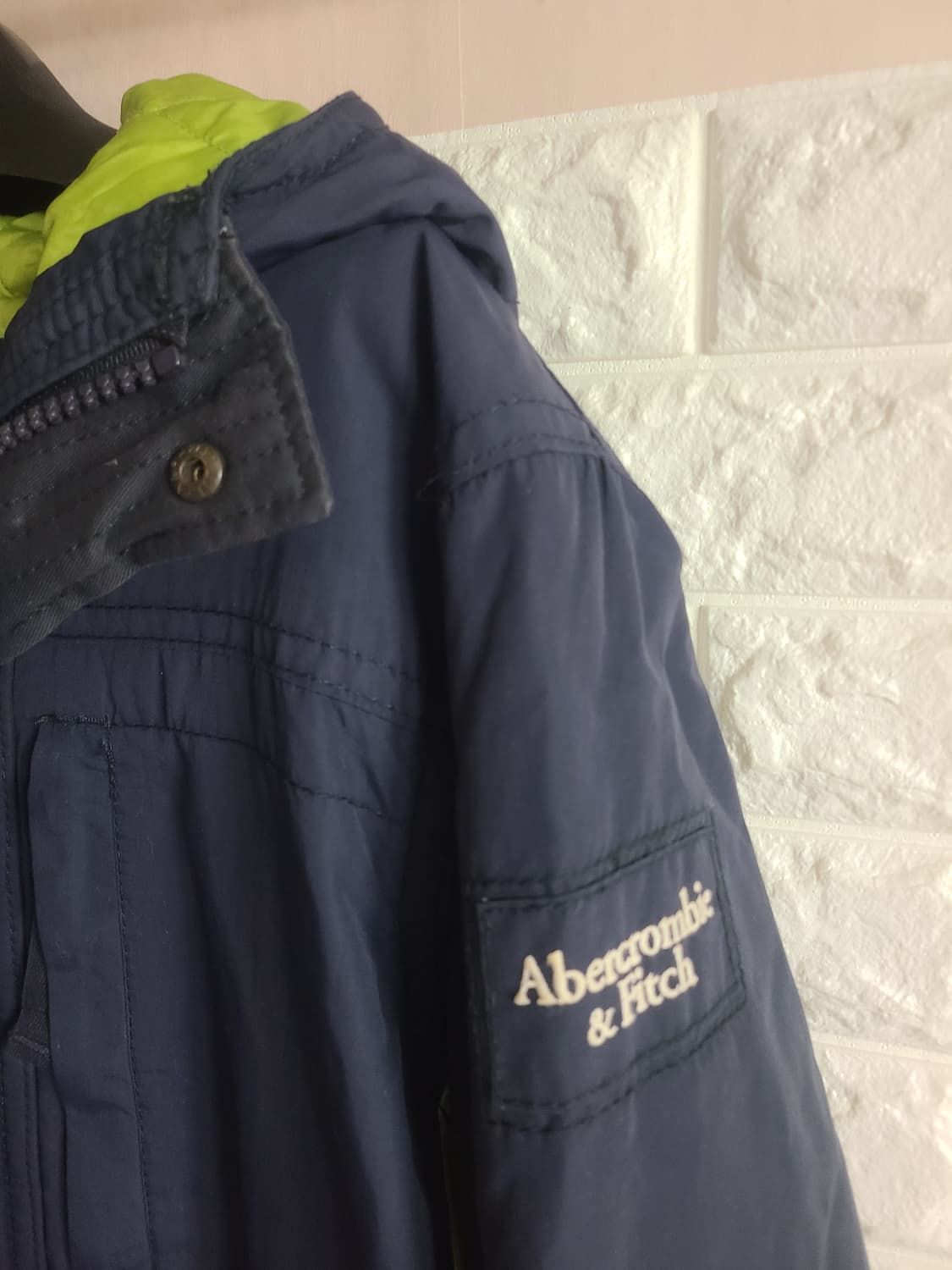 Abercrombie & Fitch 네이비 후드 점퍼 상품이미지2