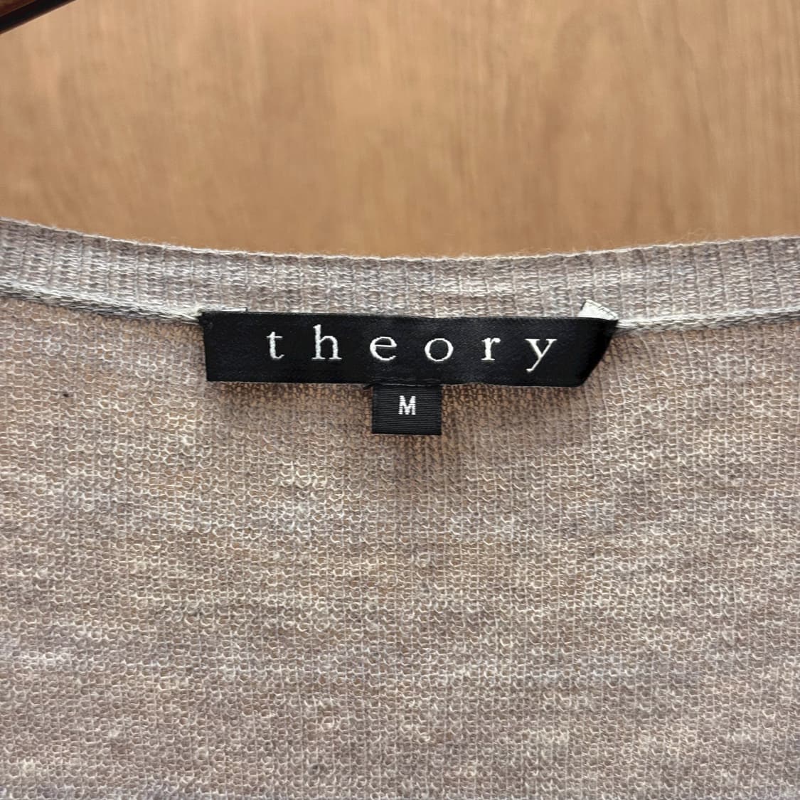 띠어리 스트라이프 브이넥 긴팔 니트 티셔츠 슬림핏 그레이 상품이미지7