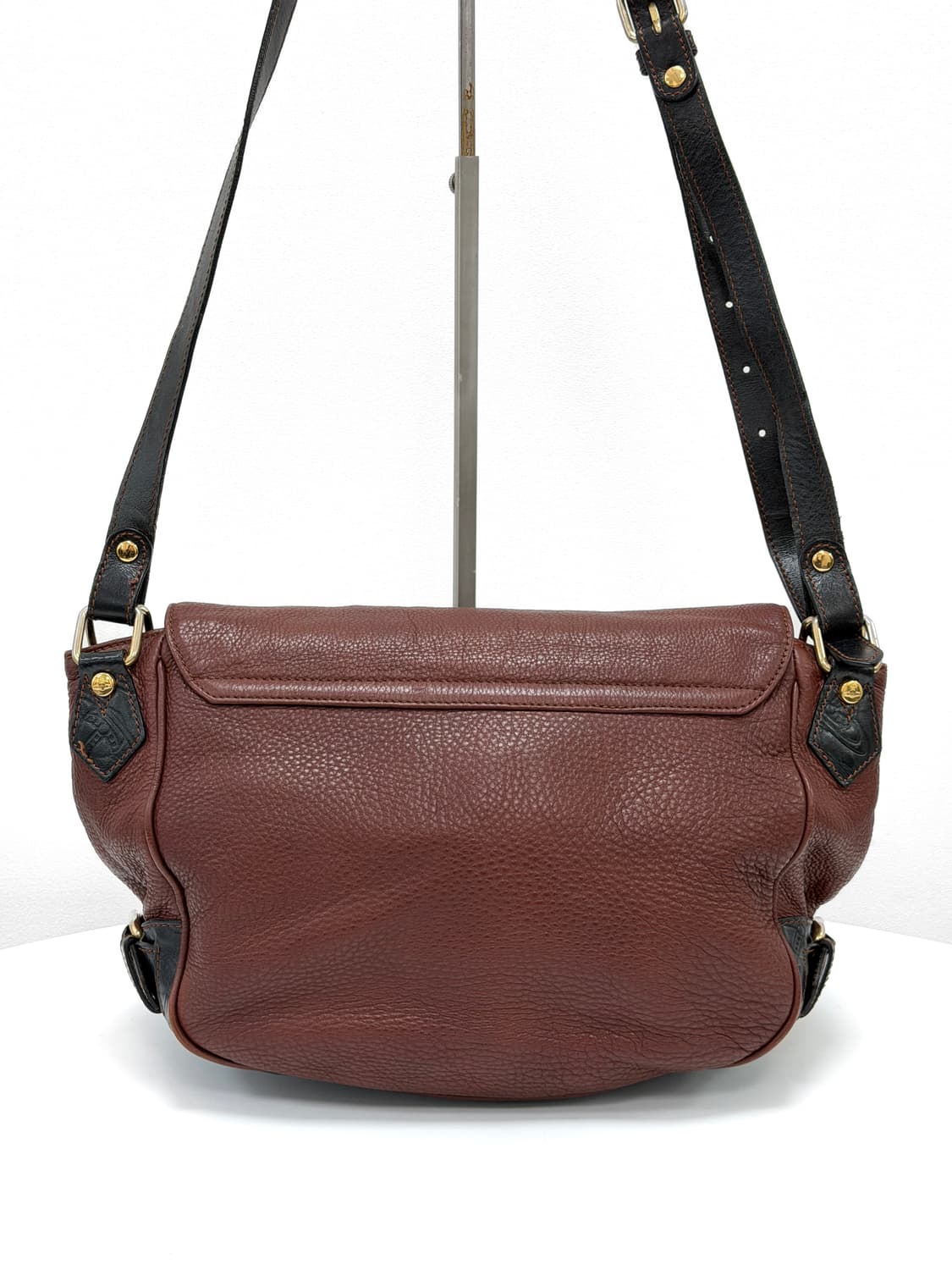 비비안웨스트우드 오브 로고 레더 크로스백 상품이미지4