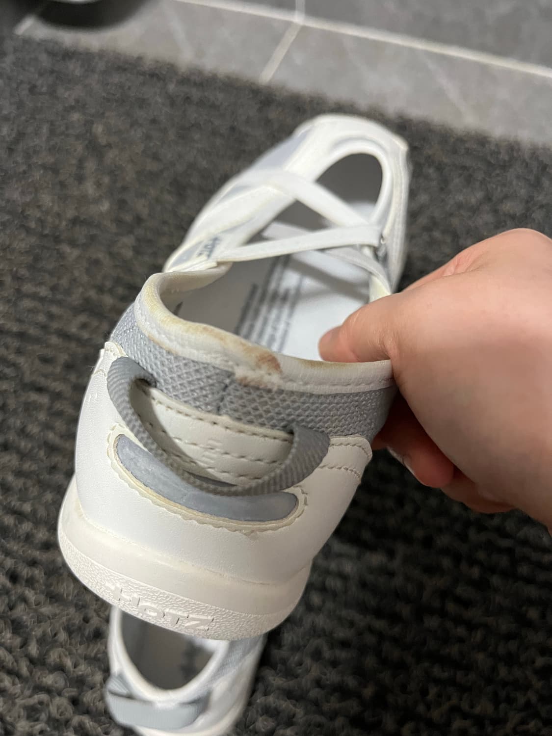 오찌 OTZ 로마리 밴딩 플랫 스니커즈 화이트 230 상품이미지4