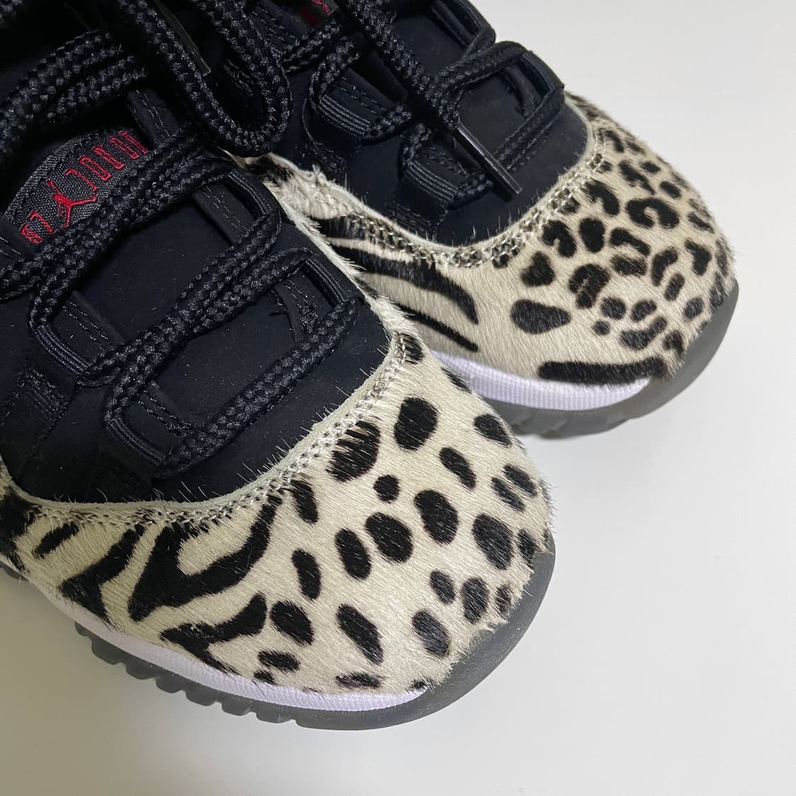 [uk4.5] 상태최상 235-240 조던 송치 레오파드 화이트 농구화 상품이미지7