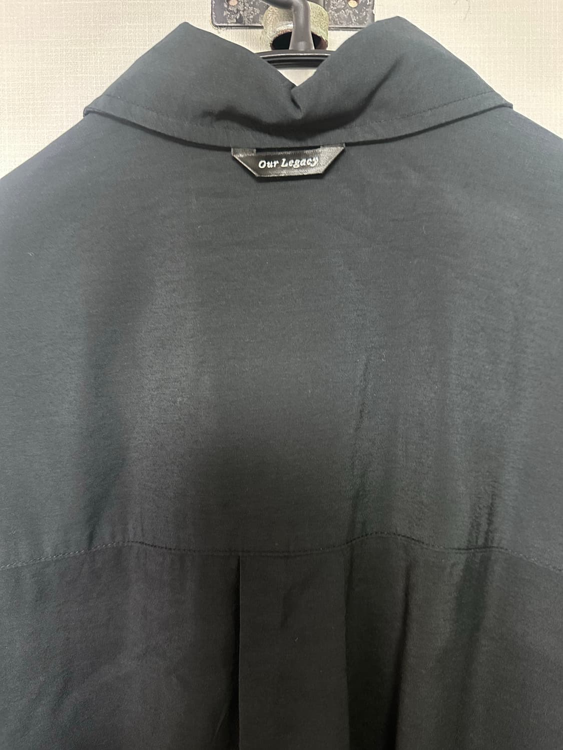 아워레가시 버로우드 리퀴드 블랙셔츠 상품이미지6