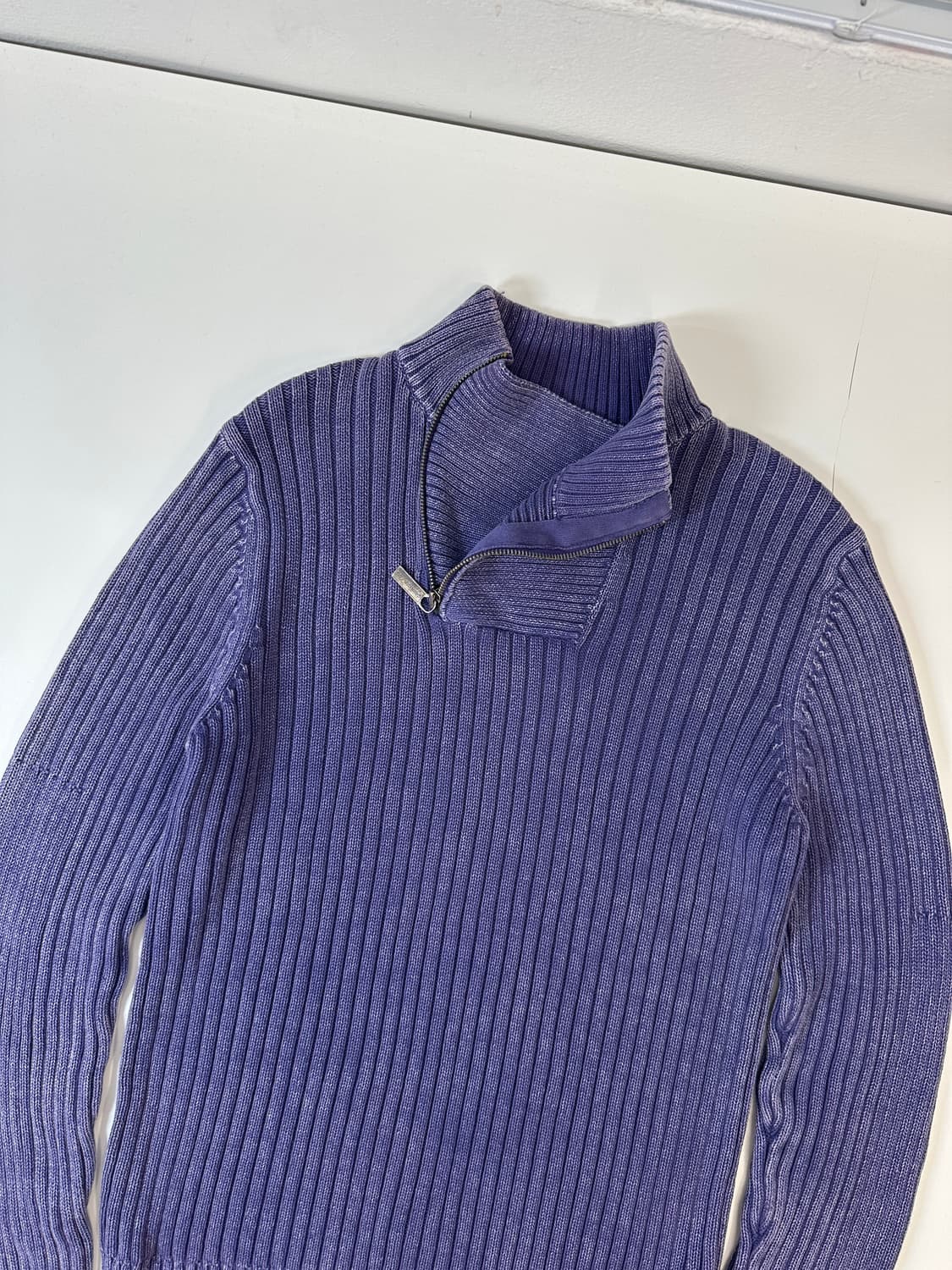 캘빈클라인 워싱 지퍼넥 니트 (퍼플) 상품이미지3