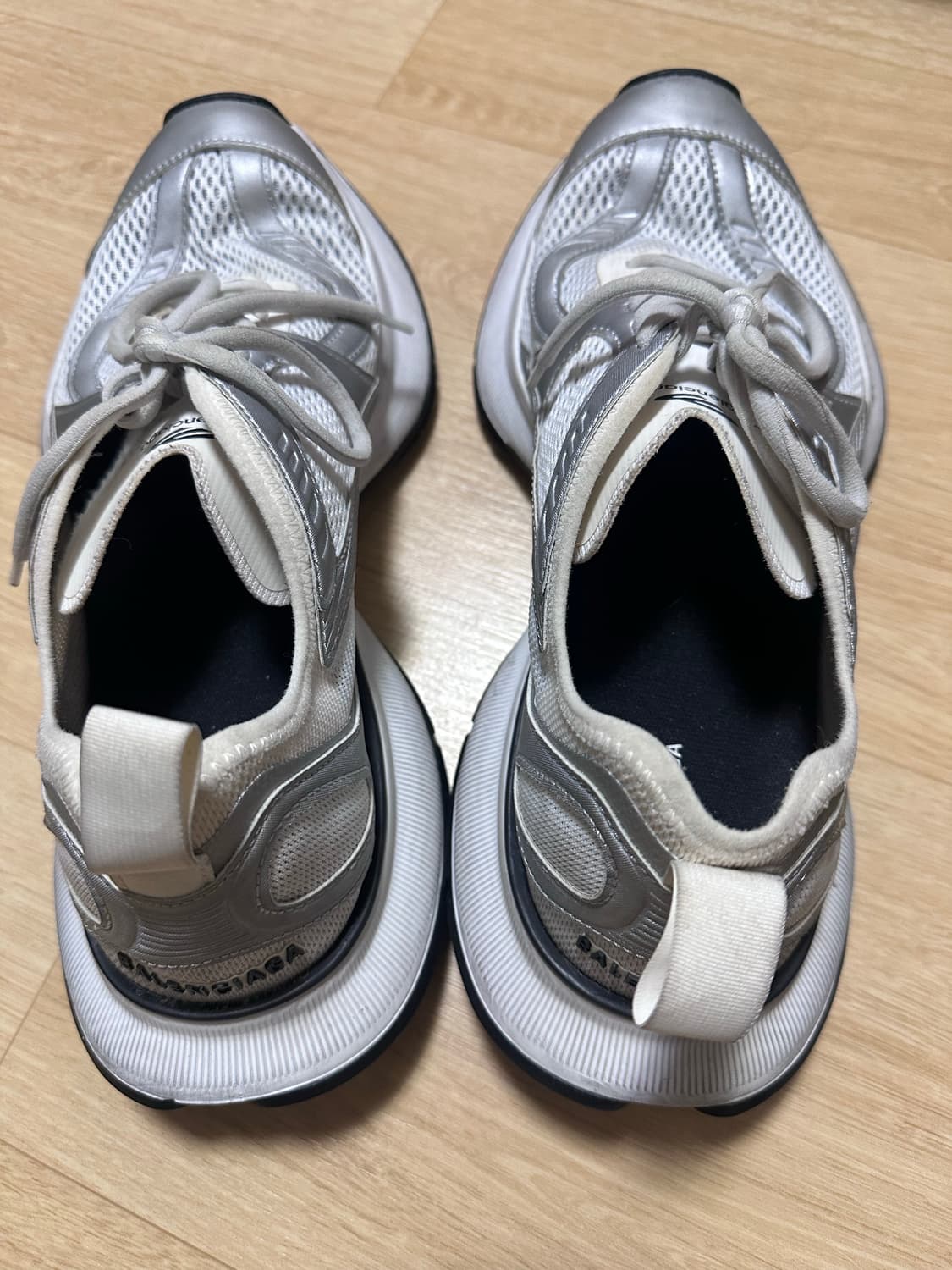 42) 발렌시아가 서킷 화이트 실버 스니커즈 상품이미지2