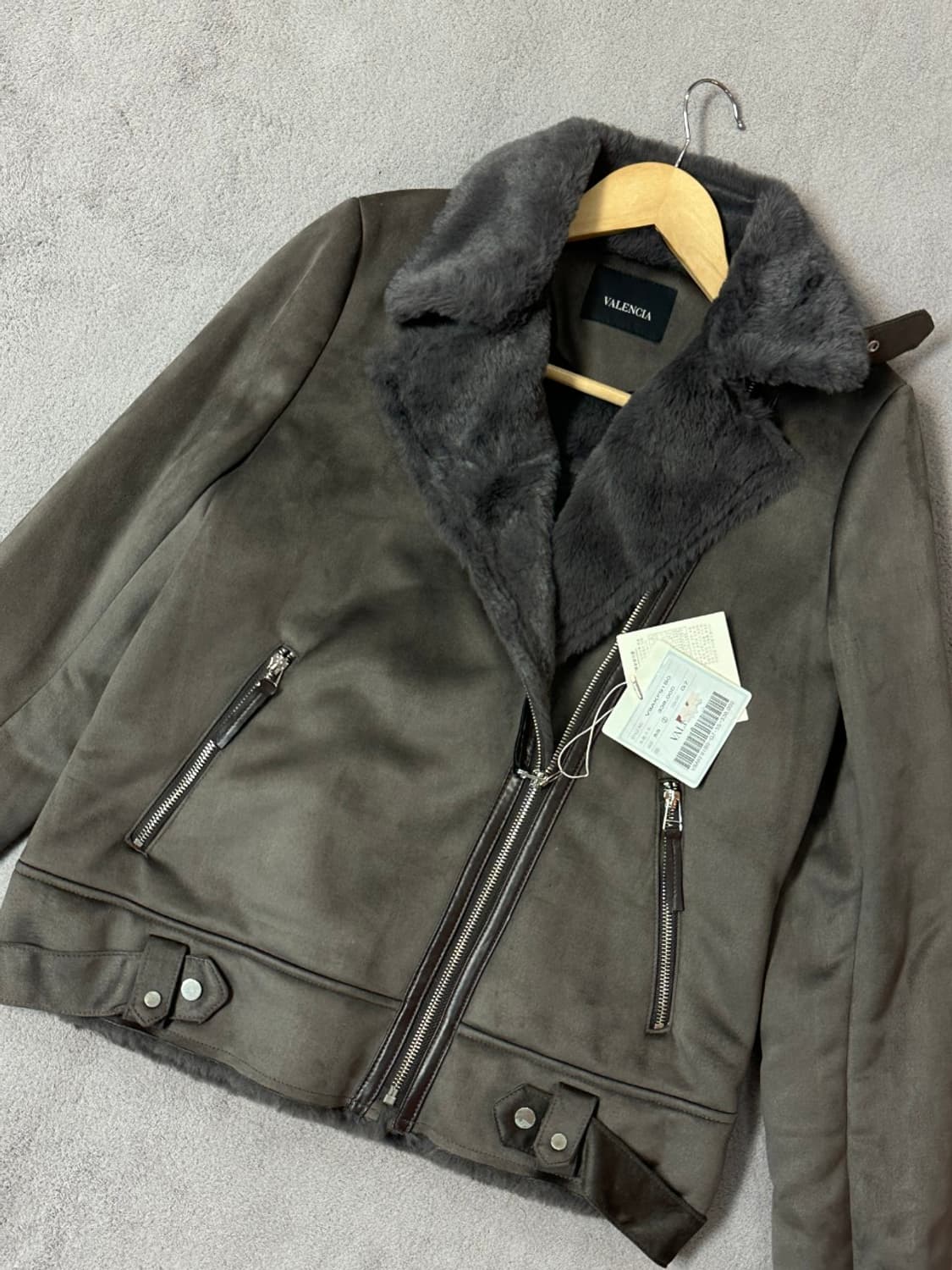 (55) 발렌시아 페이크퍼 레더자켓 여
(새상품)
 상품이미지1