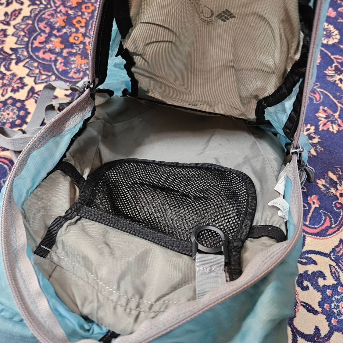 컬럼비아 MORTON 13리터 에메랄드 실버 경량 백팩 상품이미지5