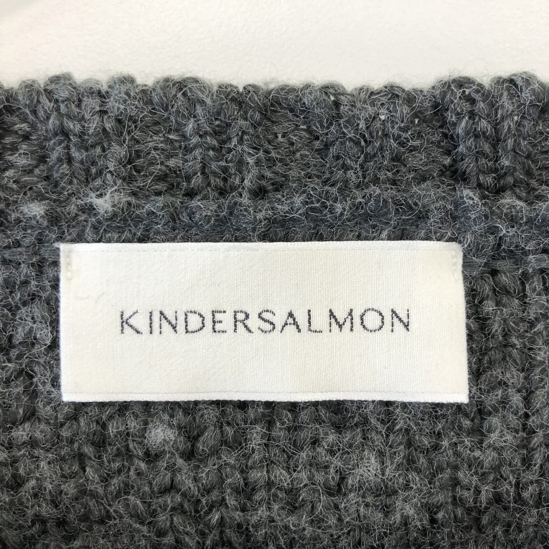 킨더살몬 부클 니트가디건 차콜그레이 55 상품이미지5
