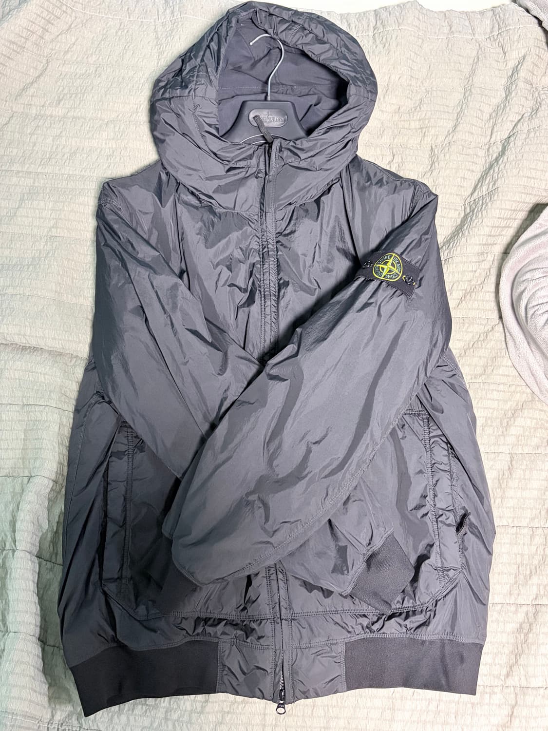 25fw스톤아일랜드 크링클랩스 패딩 자켓 105사이즈 상품이미지2