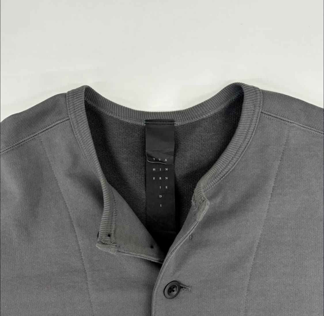 더 비리디안느 버튼 카라리스 코튼 가디건 상품이미지3