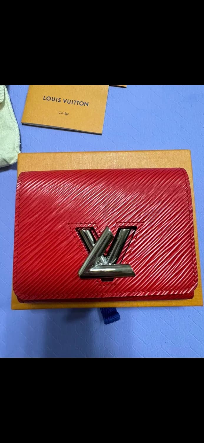 루이비통 트위스트 컴팩트 윌릿 레드반지갑 상품이미지1