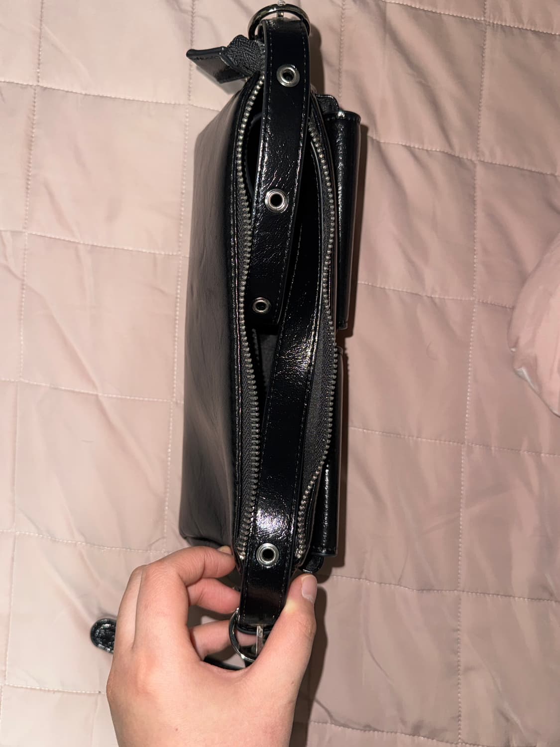 블랙 에나멜 숄더백 상품이미지3