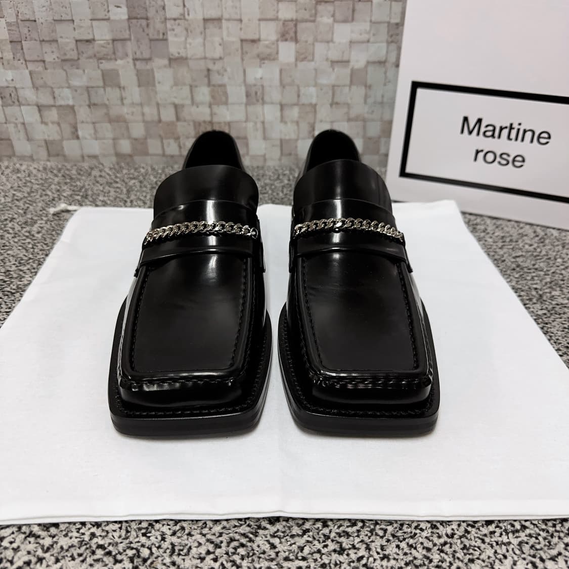 마틴 로즈 남성 블랙 체인 로퍼 75% 상품이미지1