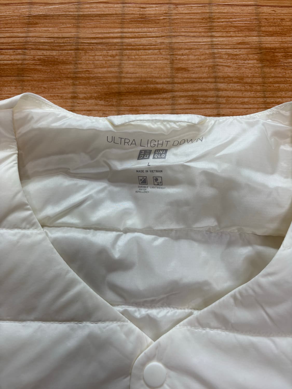 유니클로 경량패딩 베스트 팝니다. 상품이미지3