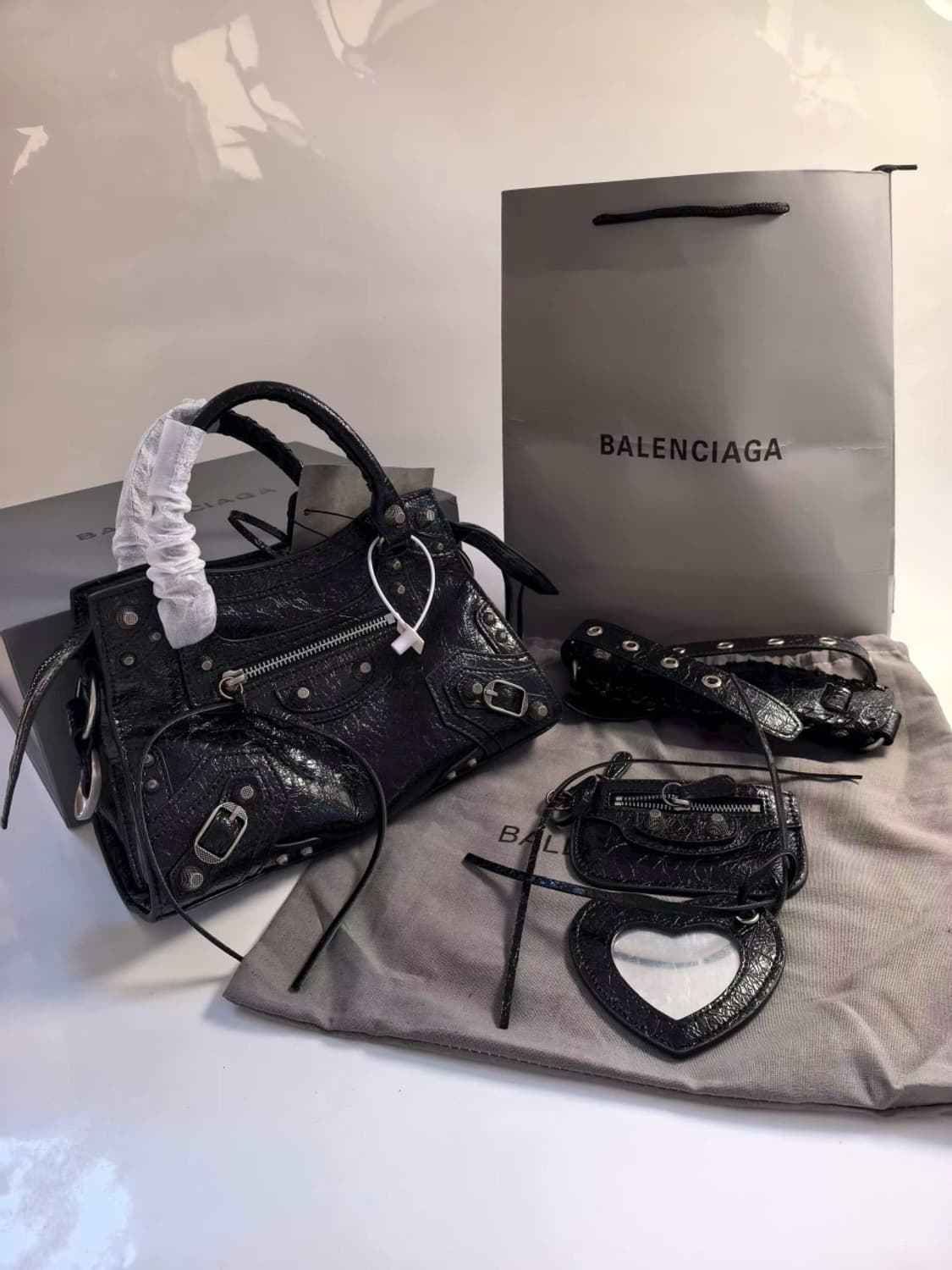 발렌시아가 르시티 카골백 상품이미지4