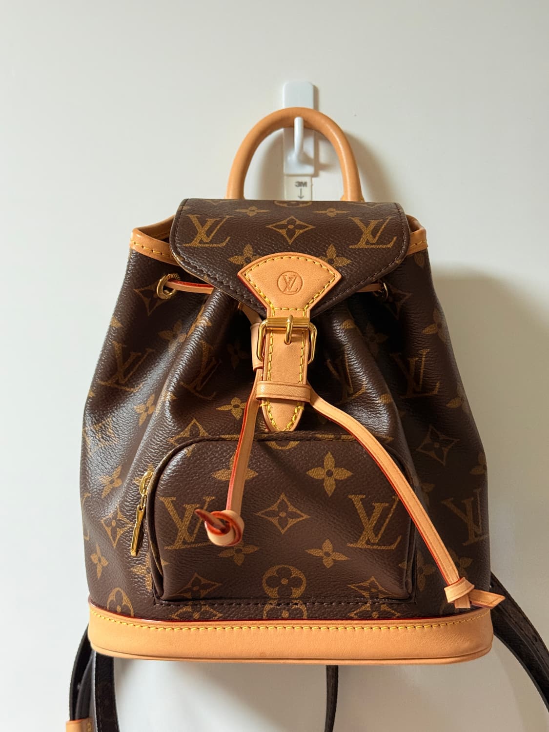 루이비통 몽수리 백팩 미니 상품이미지1