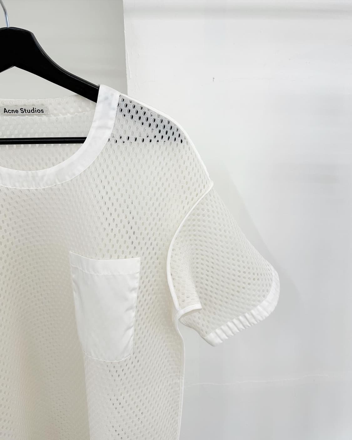 아크네스튜디오 화이트 폴리 에이버 메쉬 하프티  상품이미지4