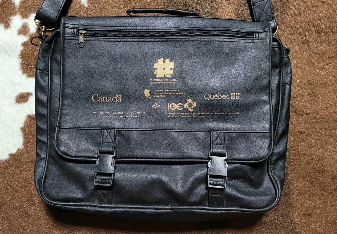 Canada 블랙 메신저백(중형) 상품이미지2