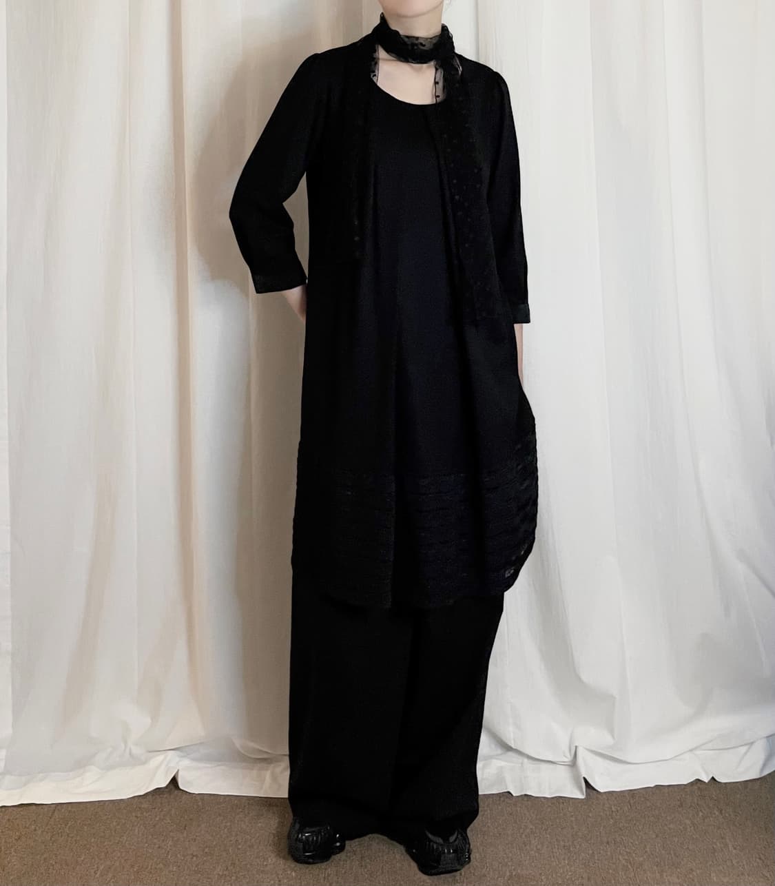Shirring Neckline Midi Dress - Black 상품이미지3
