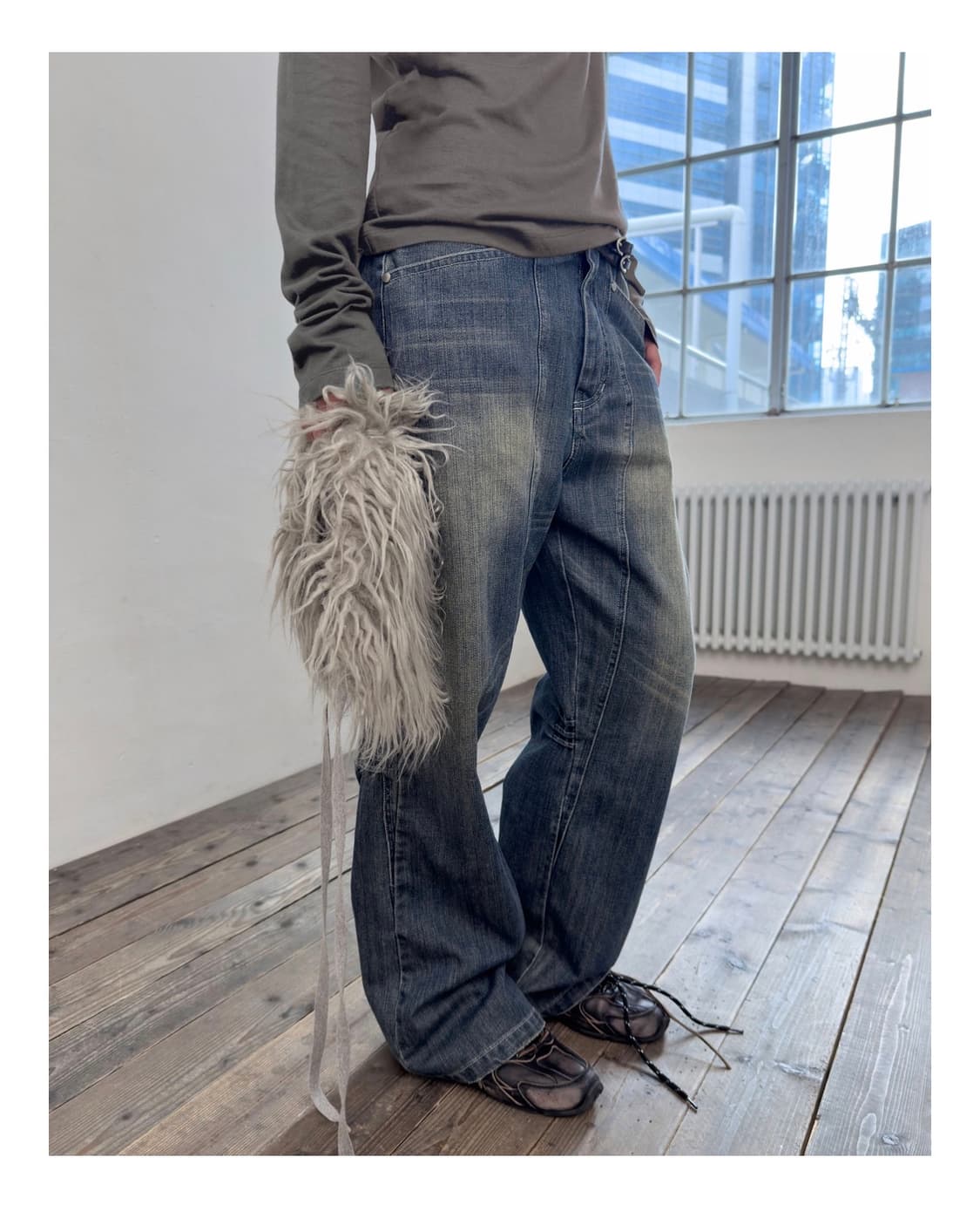 포르테나 CINCH BACK CURVED JEANS 상품이미지1