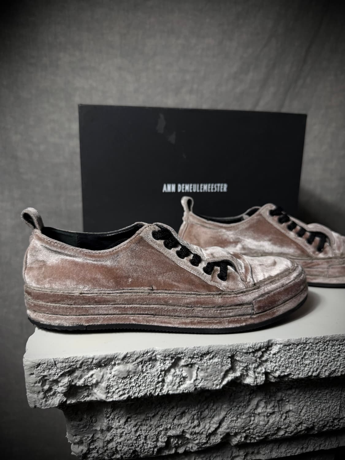 Ann Demeulemeester Velvet  Sneakers  상품이미지4