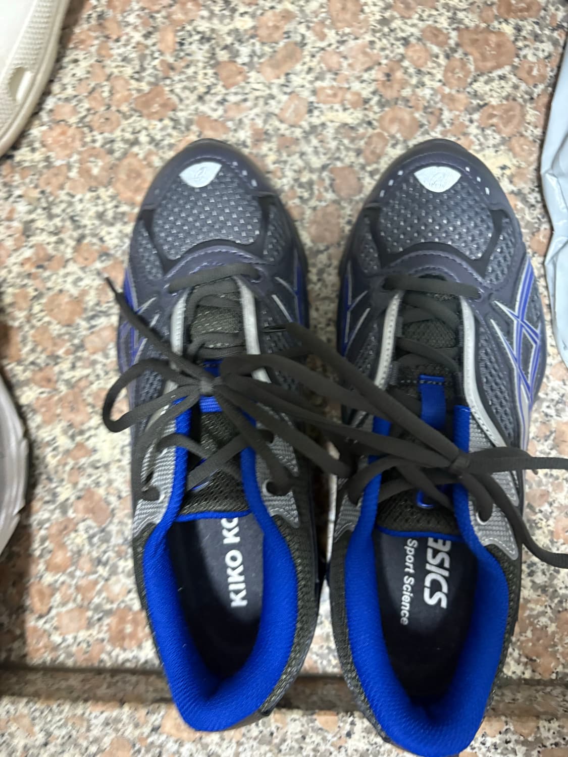 아식스x키코 코스타디노브 젤 퀸텀 다크그레이 245 상품이미지1