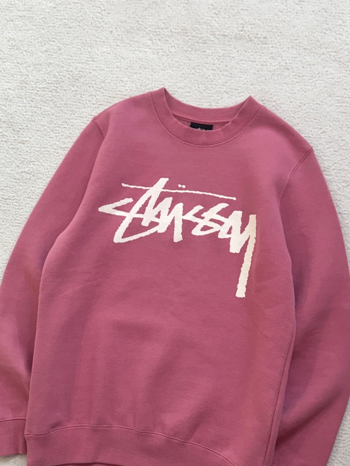 새상품 스투시 핑크 맨투맨 스탁로고 상품이미지2