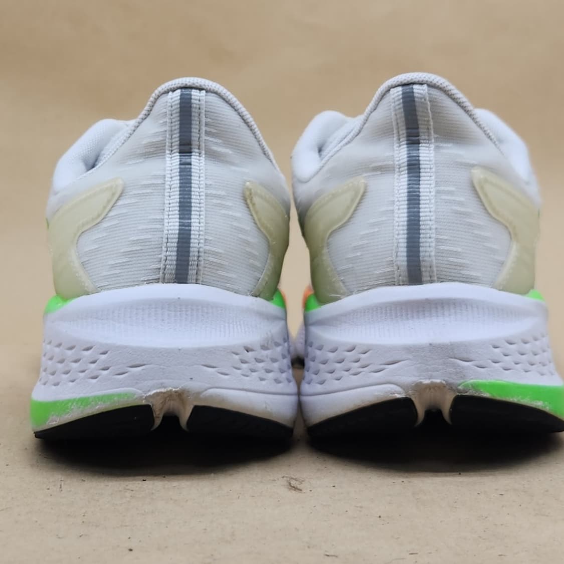 데상트 에너자이트 런닝화 255 상품이미지4