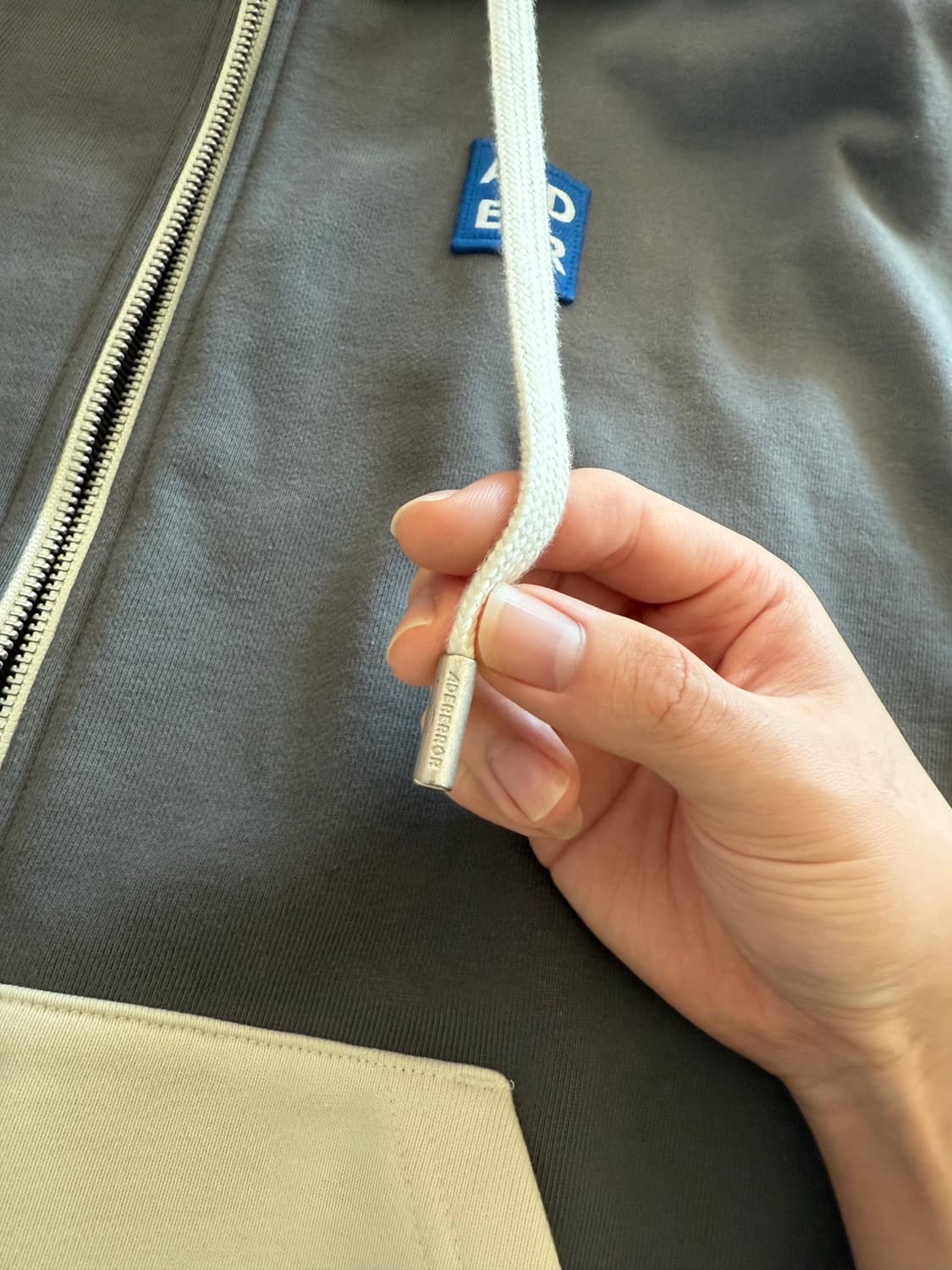 할인 아더에러 시그니피컨트 trs 태그 후드집업 차콜 상품이미지7