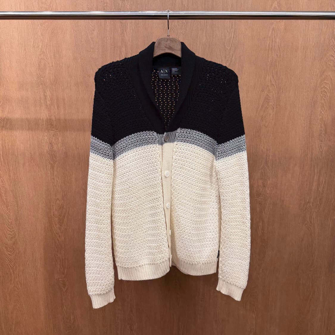 아르마니 익스체인지 니트 가디건 배색 블록 패턴 로고 탭 디테일 아이보리 상품이미지2