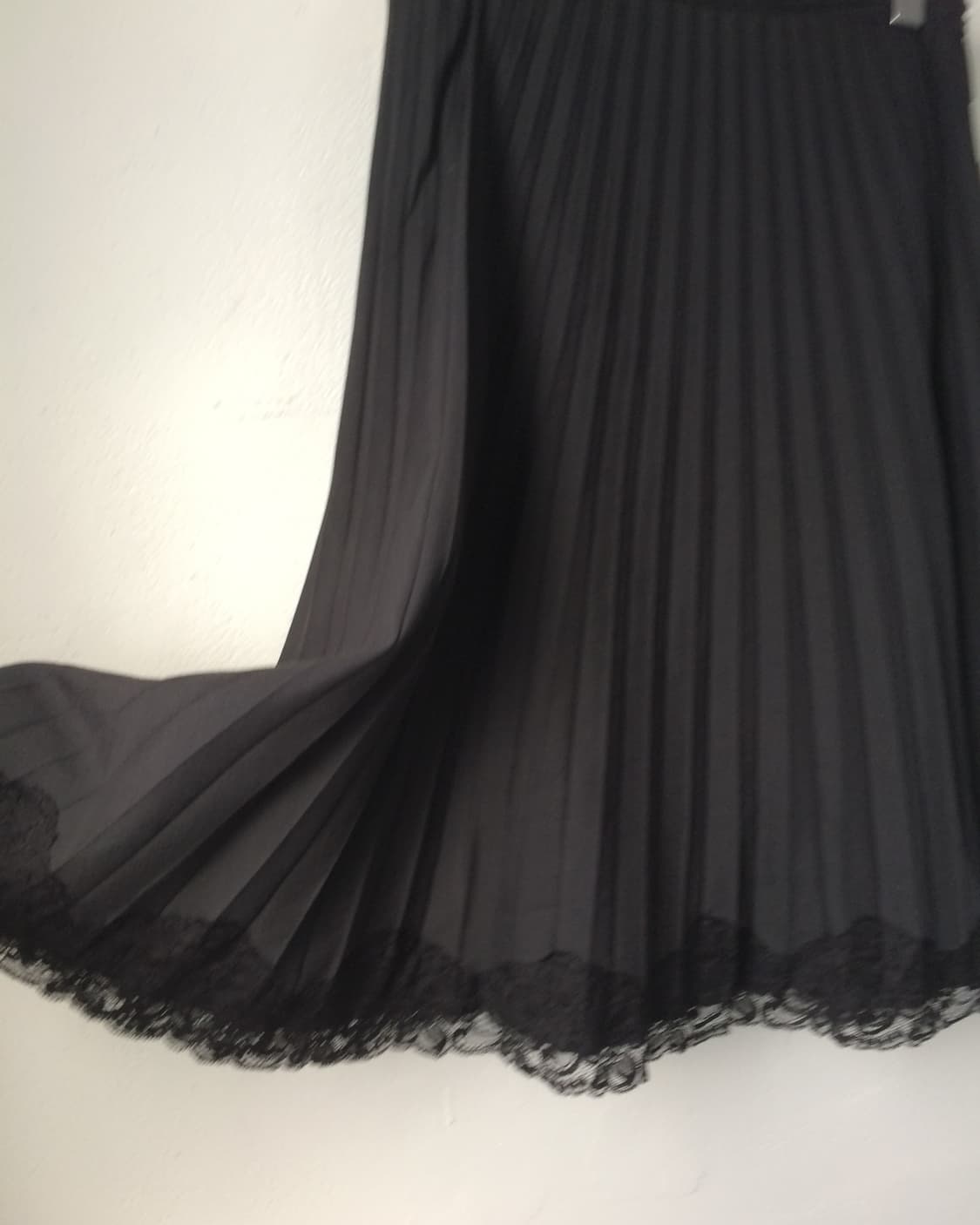Lace trimming pleats midi skirt 상품이미지2