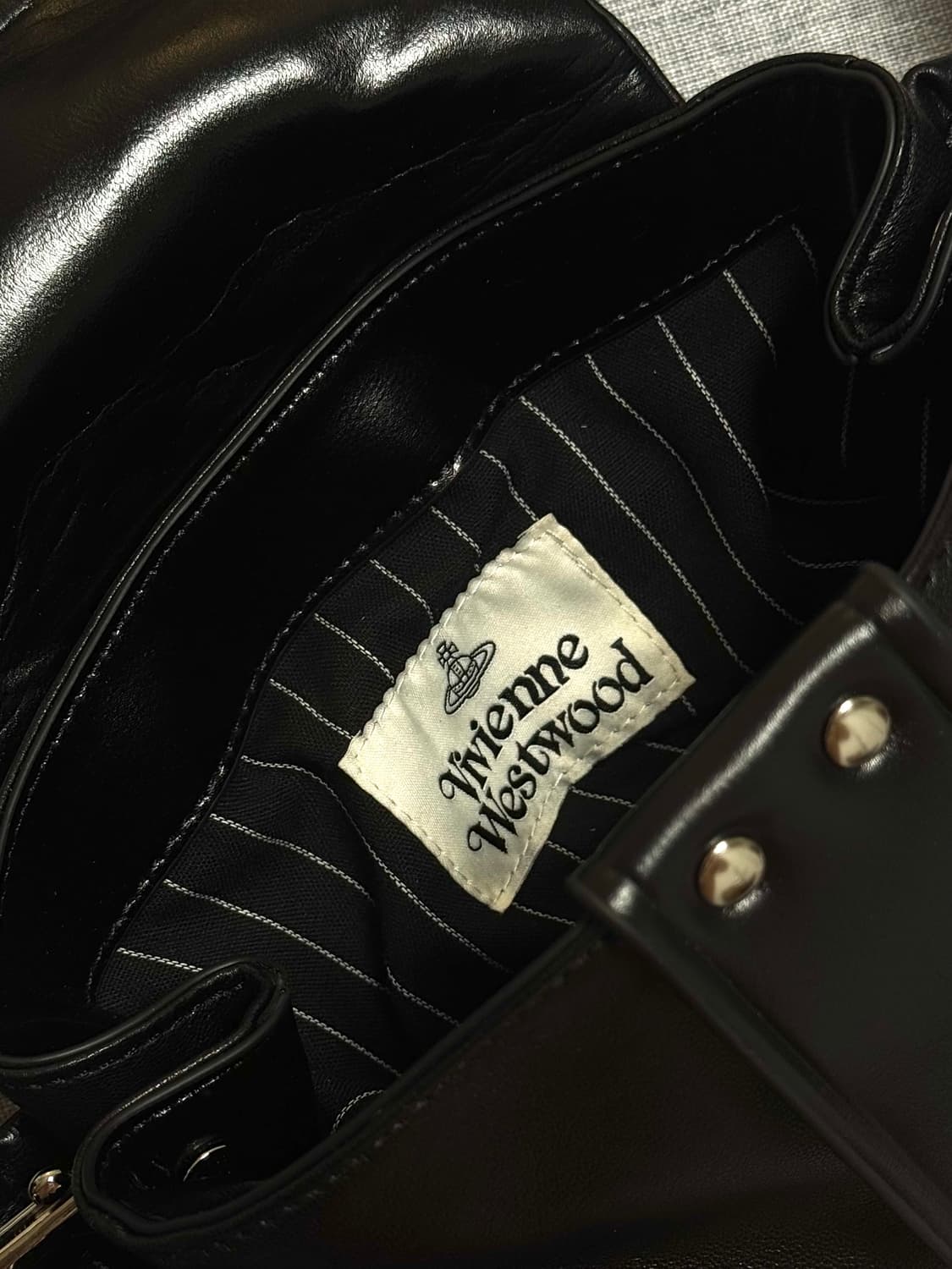 비비안웨스트우드 헤이즐 트레저 레더 숄더백 크로스백 가방 블랙 상품이미지7