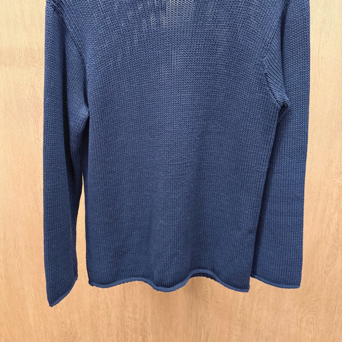 엠포리오 아르마니 라운드넥 시스루 니트 롤링 마감 디테일 루즈핏 블랙 상품이미지5