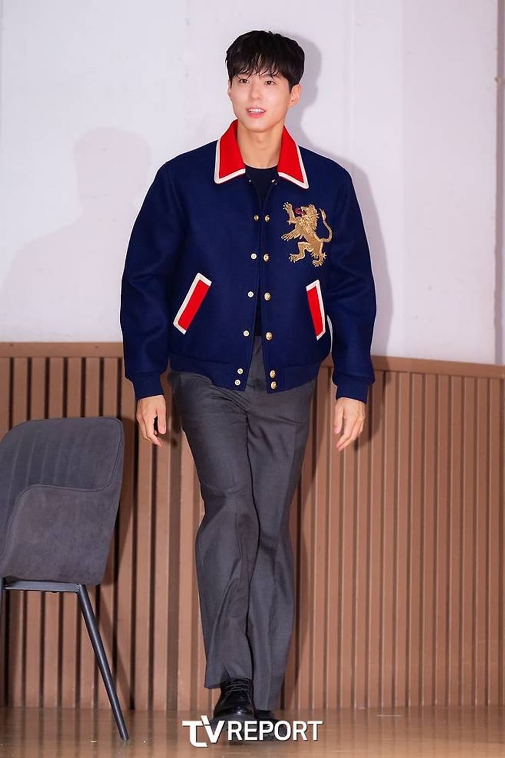 [라이즈 원빈님 착용] 셀린느 25ss 라이언 로얄 테디 자켓 상품이미지3