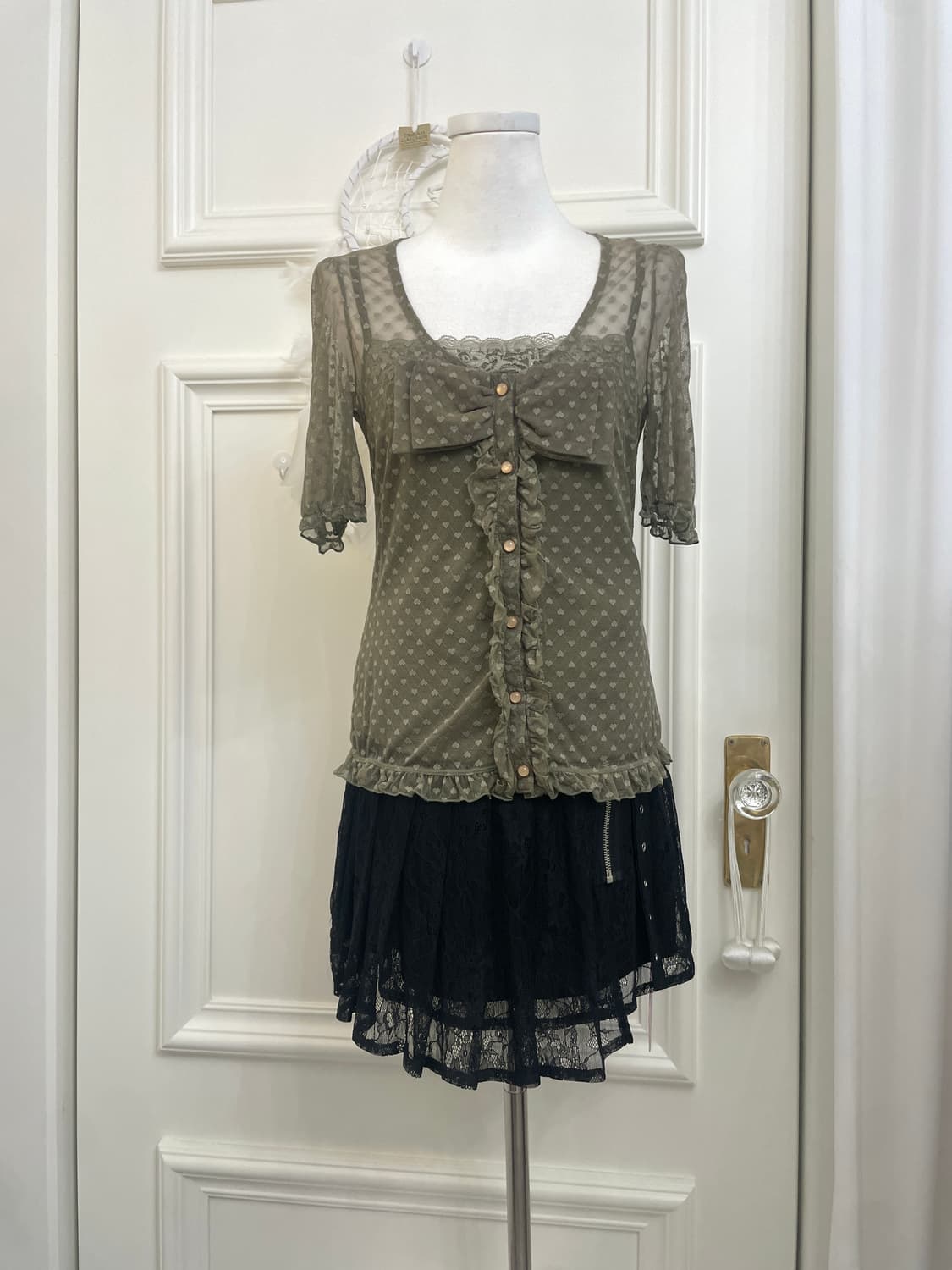 charcoal heart lace bow point top 상품이미지1