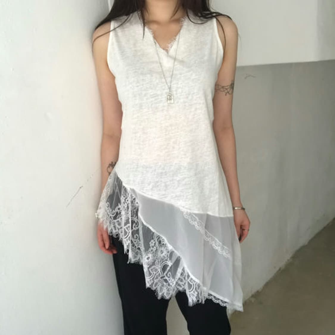빈티지 페미닌 레이스 트림 비대칭 헴라인 나시 원피스 상품이미지1