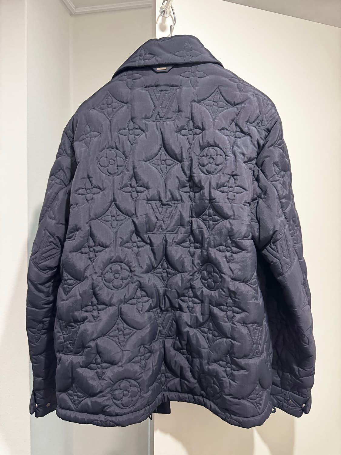 루이비통 모노그램 패디드 라이트 자켓 48 상품이미지4