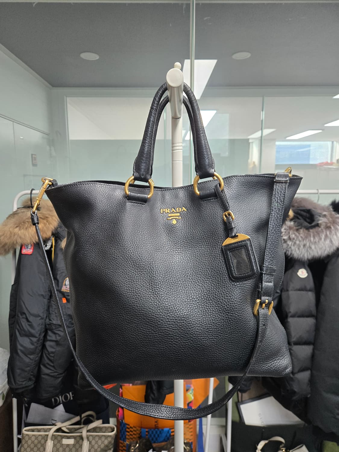 [특가][정품] 프라다 가죽 토트 숄더백 상품이미지1