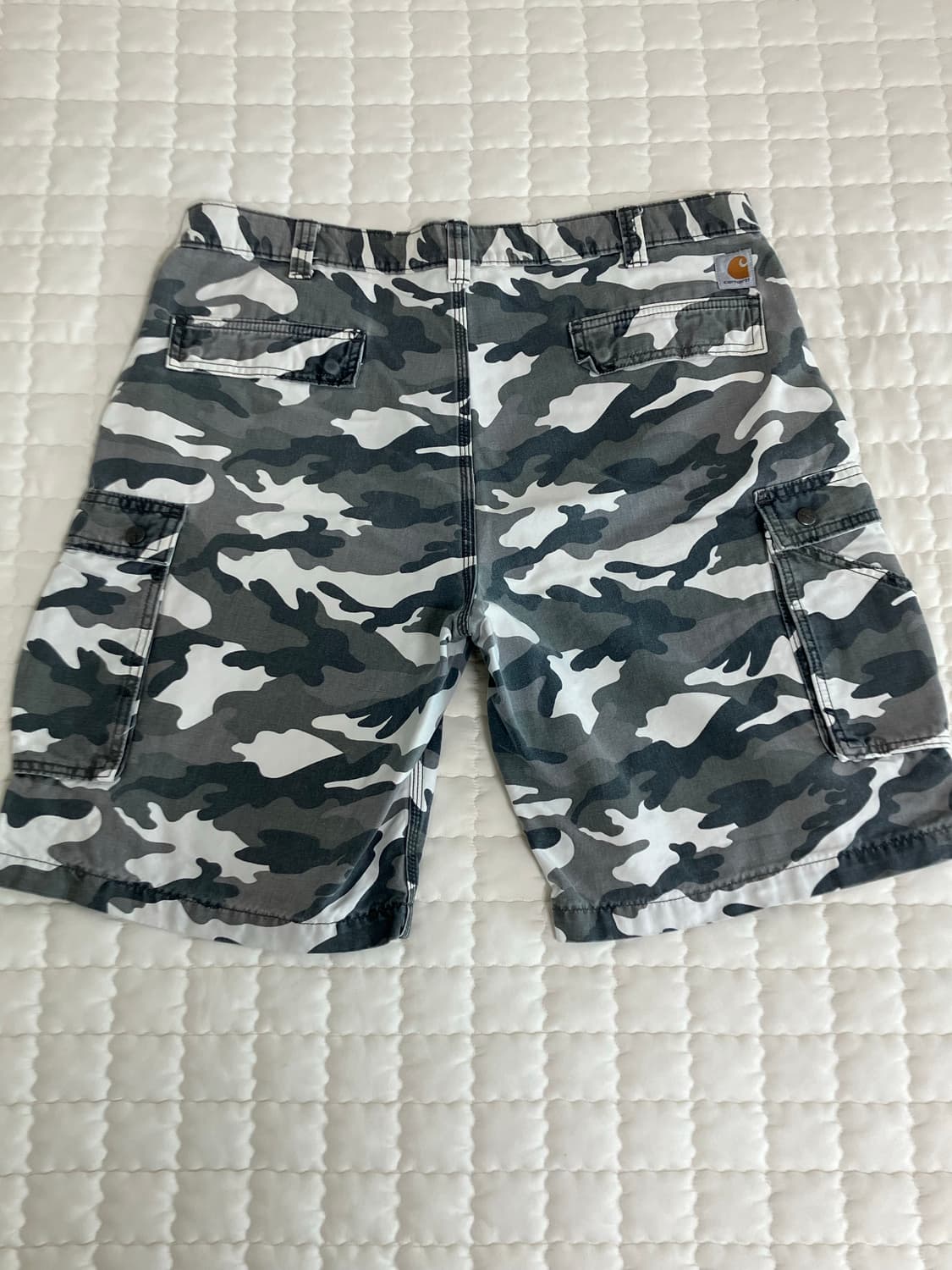 칼하트 스노우 카모 카고 쇼츠 40 상품이미지3