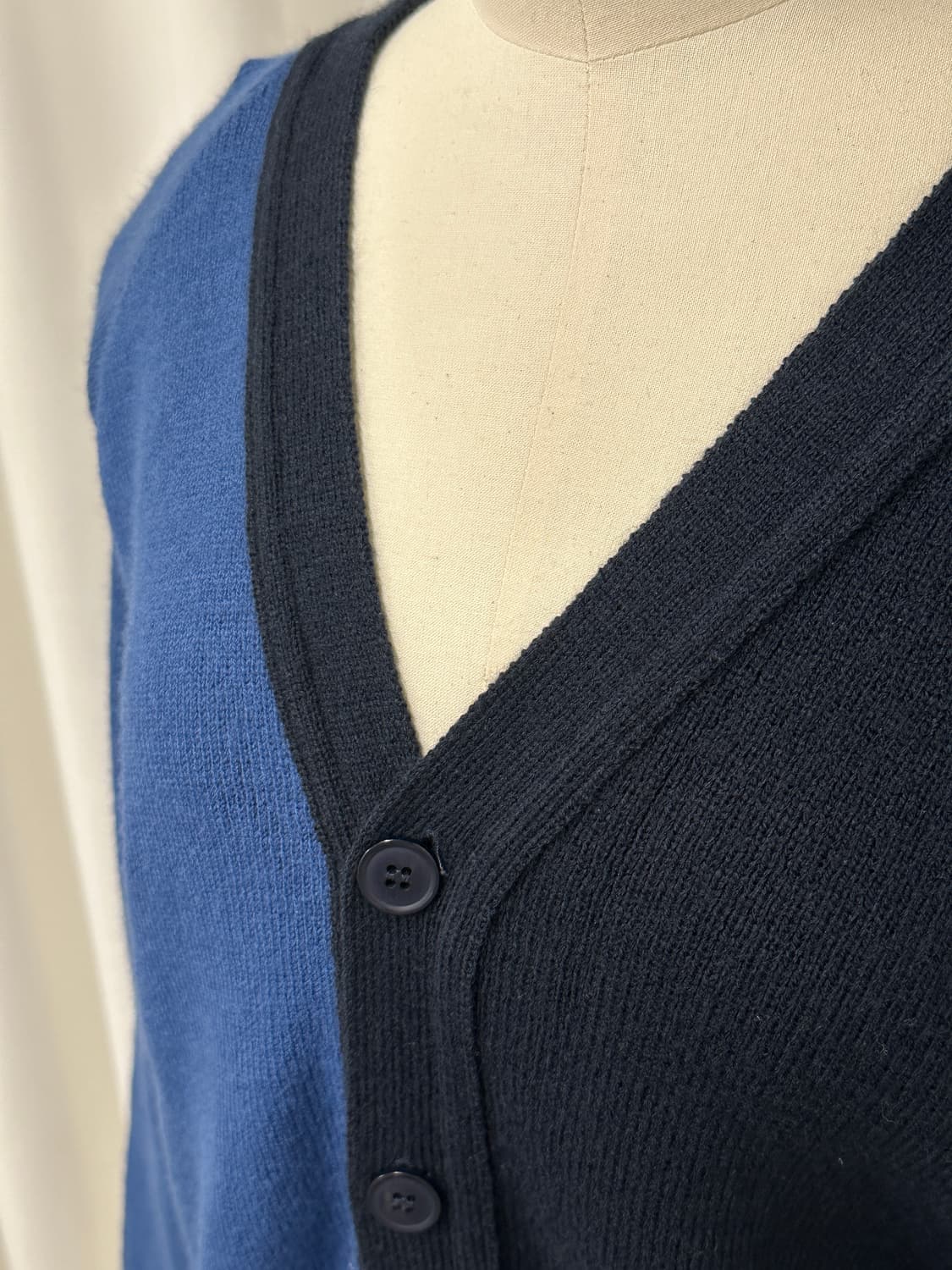 [XL] 꼼데가르송 셔츠라인 투톤가디건 상품이미지3