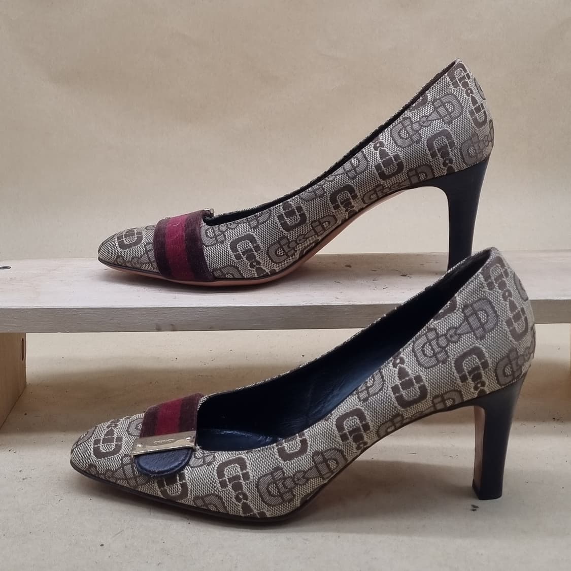 구찌 여성 펌프스힐 37C 240 굽8 상품이미지1