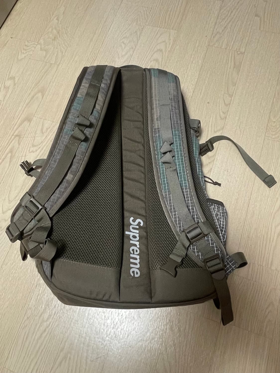 슈프림 24ss 멀티 카모 백팩 상품이미지2