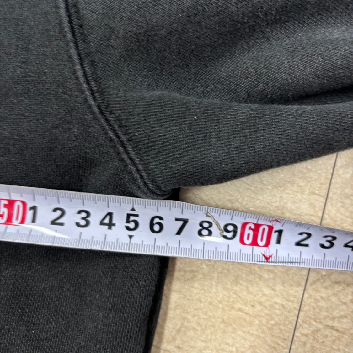 우알롱 스몰로고 블랙 후드집업 상품이미지5
