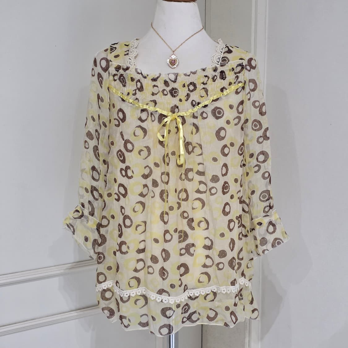 일본빈티지)옐로우 레오파드 호피모리걸 오네갸루쉬폰레이스 롱슬리브 블라우스 상품이미지1