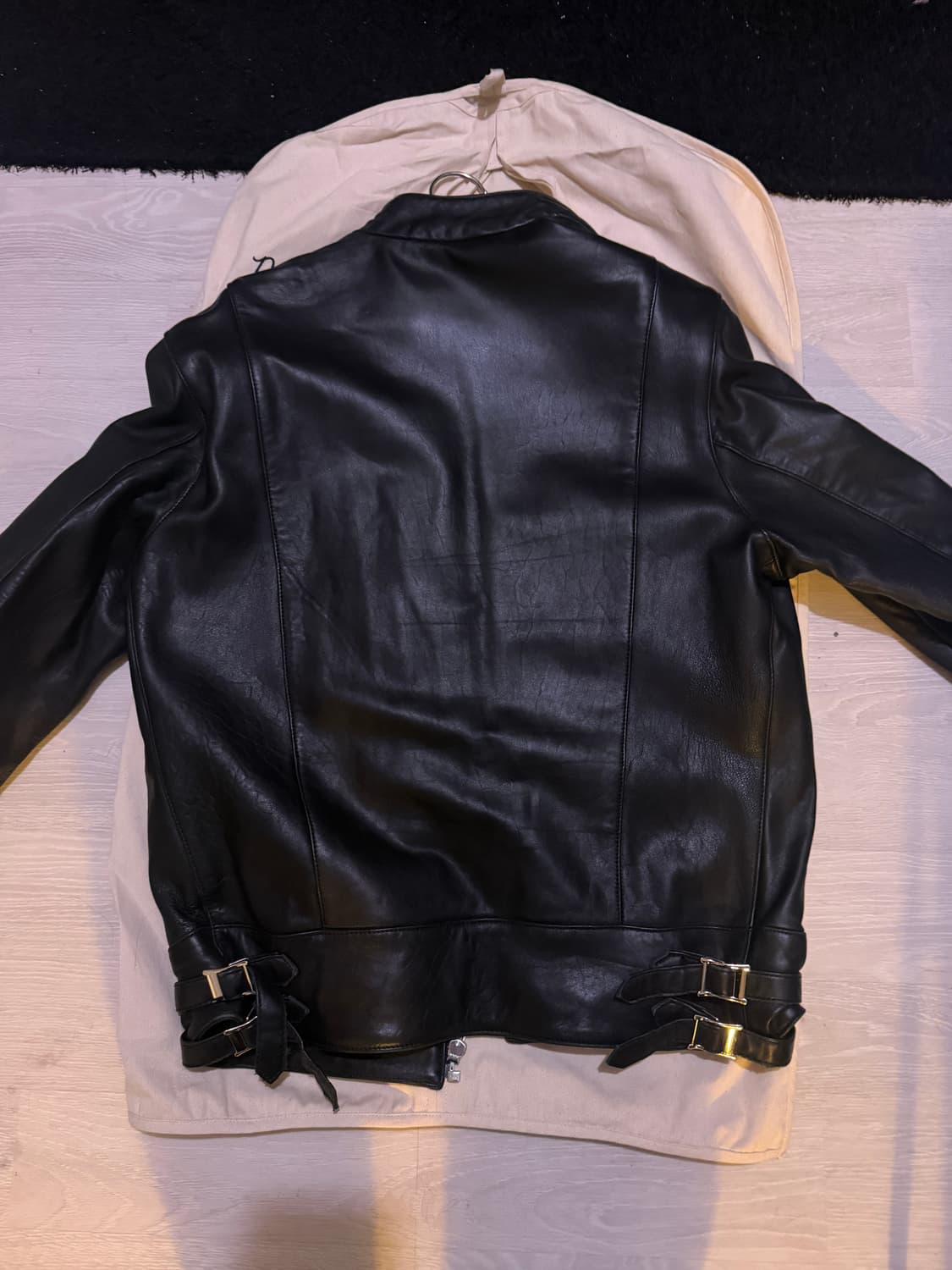 데우스 가죽자켓 판매합니다. 상품이미지3