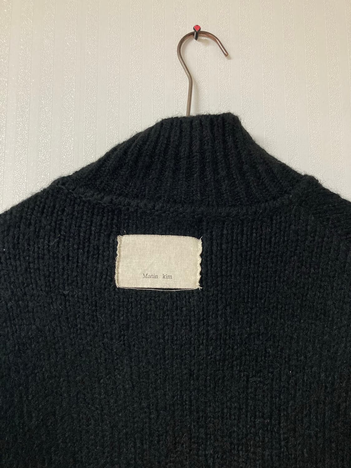 FREE) 마뗑킴 로고 패치 니트 가디건 상품이미지7