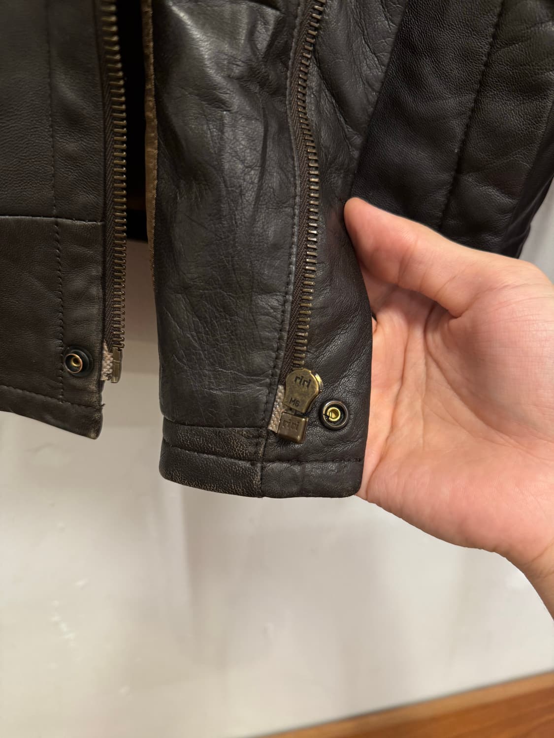 (L) HUGO BOSS 휴고보스 Italian Lamb Nappa Le 상품이미지6