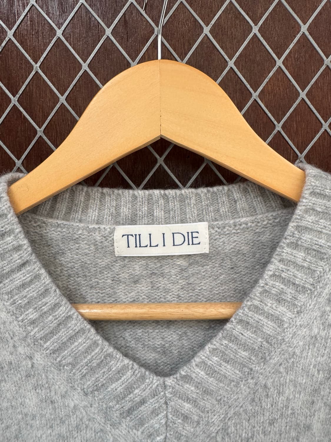 TILLI DIE 틸아이다이 라쿤 브이넥 반팔 크롭 니트 그레이 상품이미지2