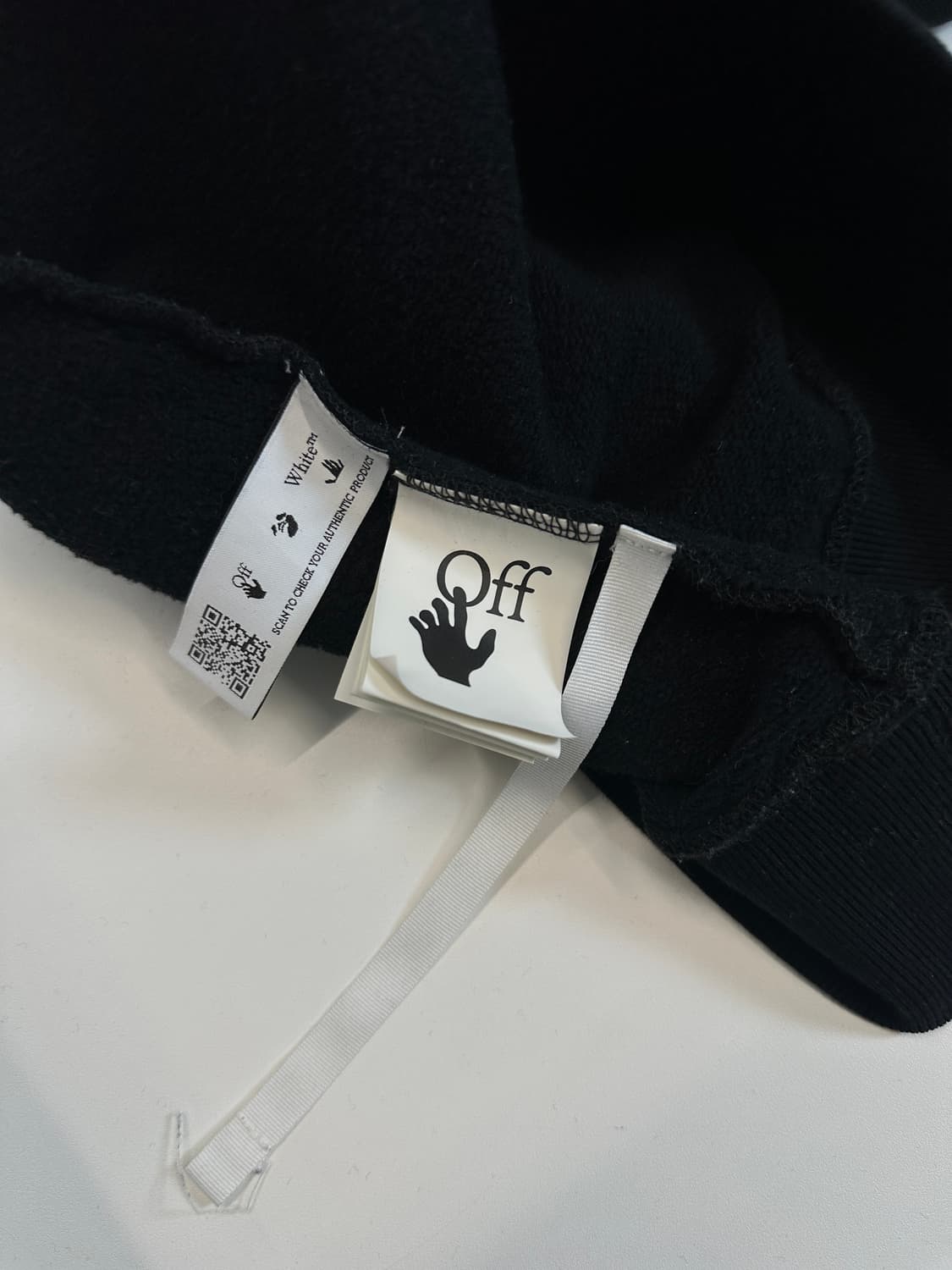 Off white 디그레이드 애로우 맨투맨(L)큐알탭 상품이미지6