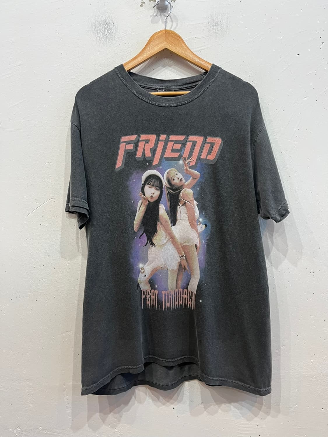 시게모리 사토미 FRIEND 기념 반팔 티셔츠 상품이미지1