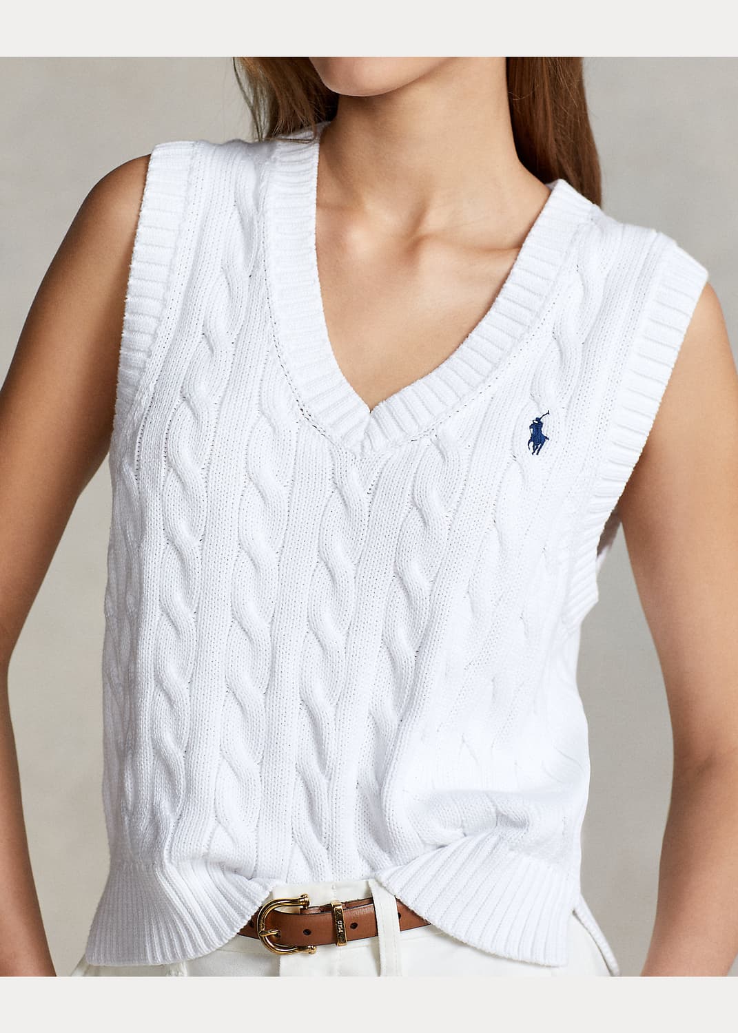 폴로 랄프로렌 우먼 케이블 니트 코튼 슬리브리스 스웨터 차정원 착용 상품이미지3